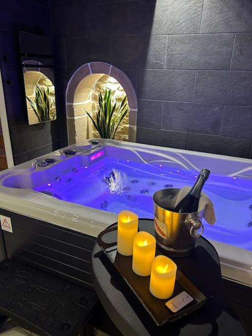 L'Etreinte, Gite De Charme Avec Jacuzzi Interieur Et Sauna Guéméné-sur-Scorff 외부 사진