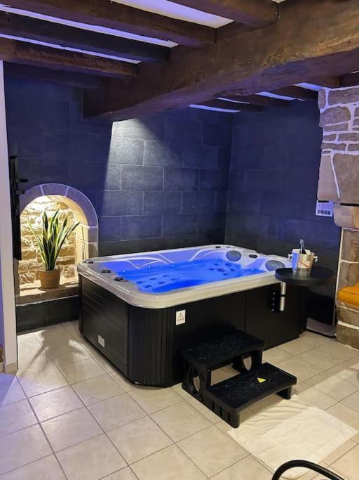 L'Etreinte, Gite De Charme Avec Jacuzzi Interieur Et Sauna Guéméné-sur-Scorff 외부 사진
